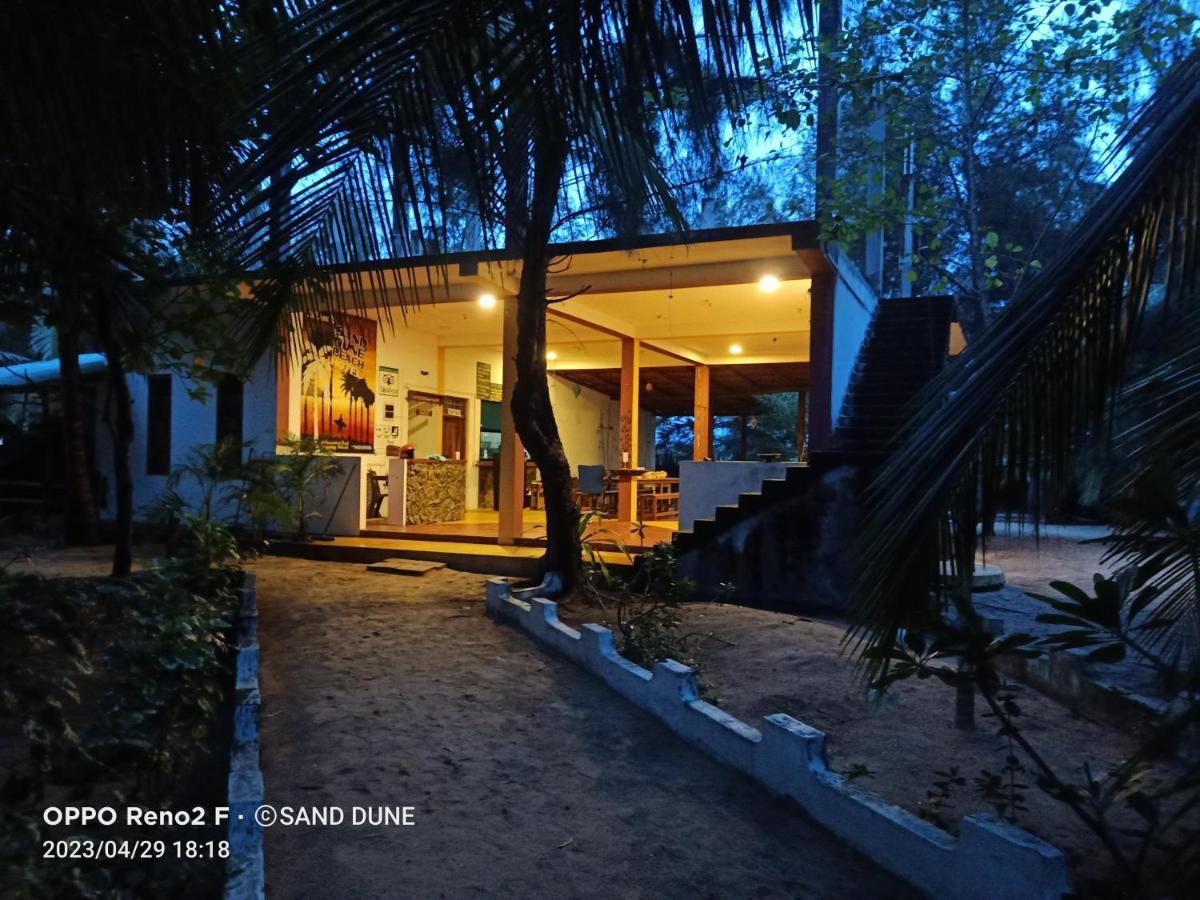 Sand Dune Beach Resort & Surf Camp Arugam Bay Exterior photo
