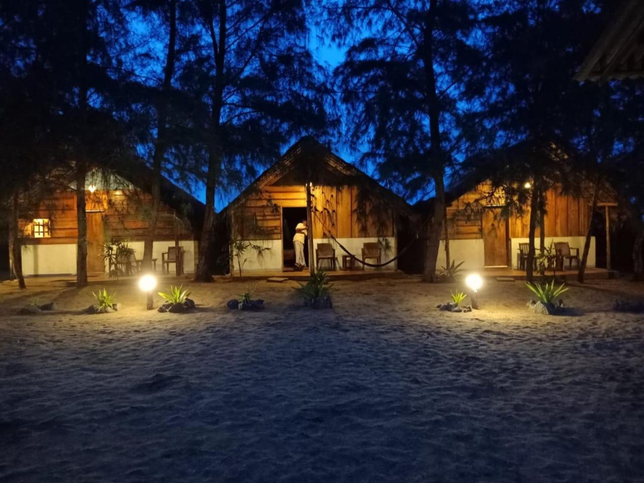 Sand Dune Beach Resort & Surf Camp Arugam Bay Exterior photo