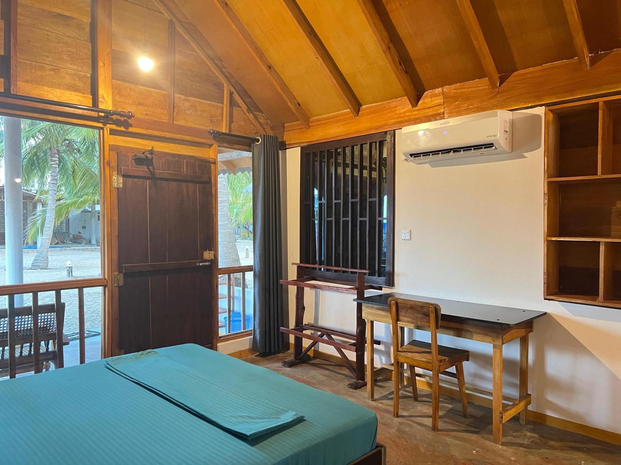 Sand Dune Beach Resort & Surf Camp Arugam Bay Exterior photo