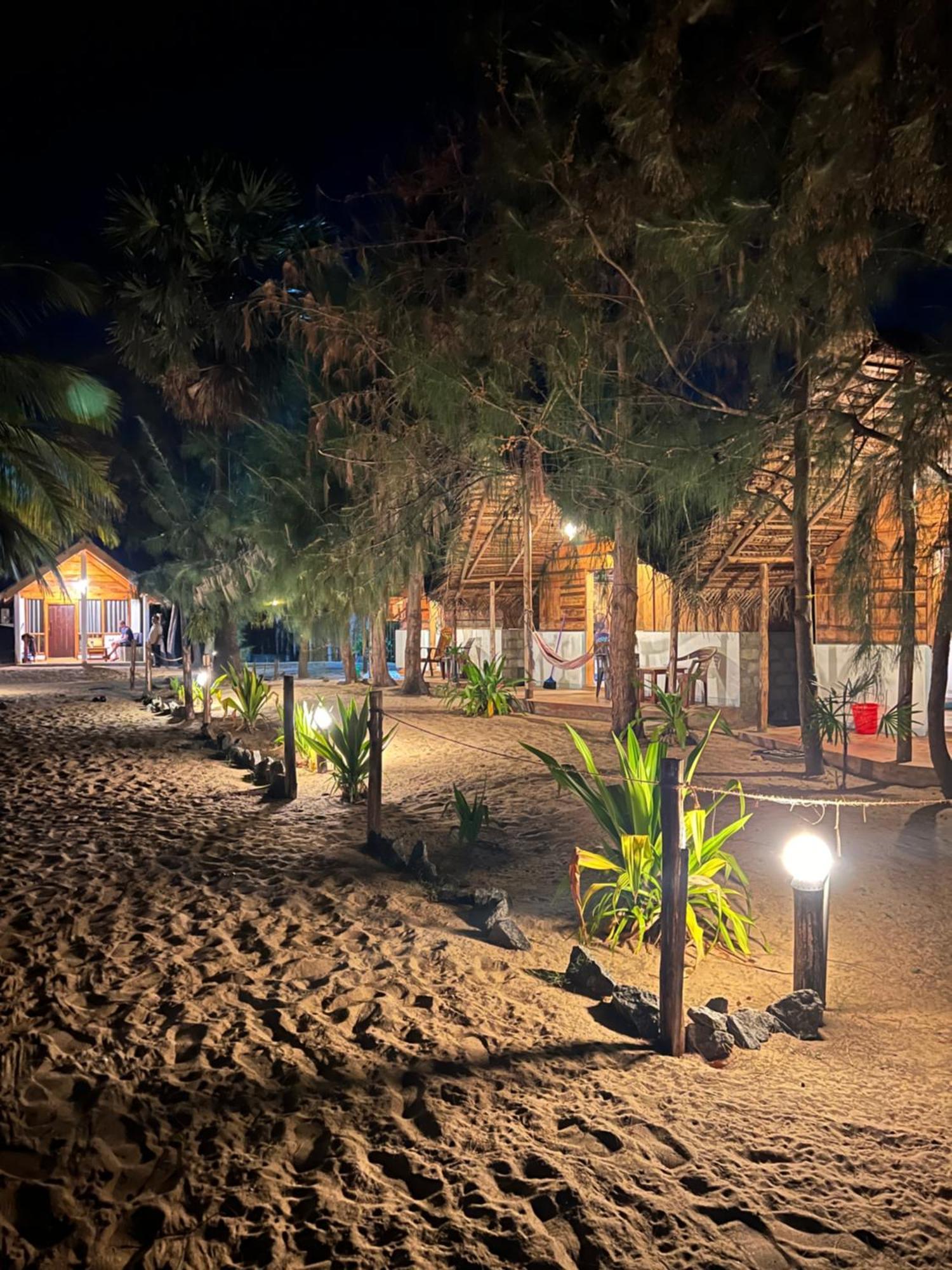 Sand Dune Beach Resort & Surf Camp Arugam Bay Exterior photo