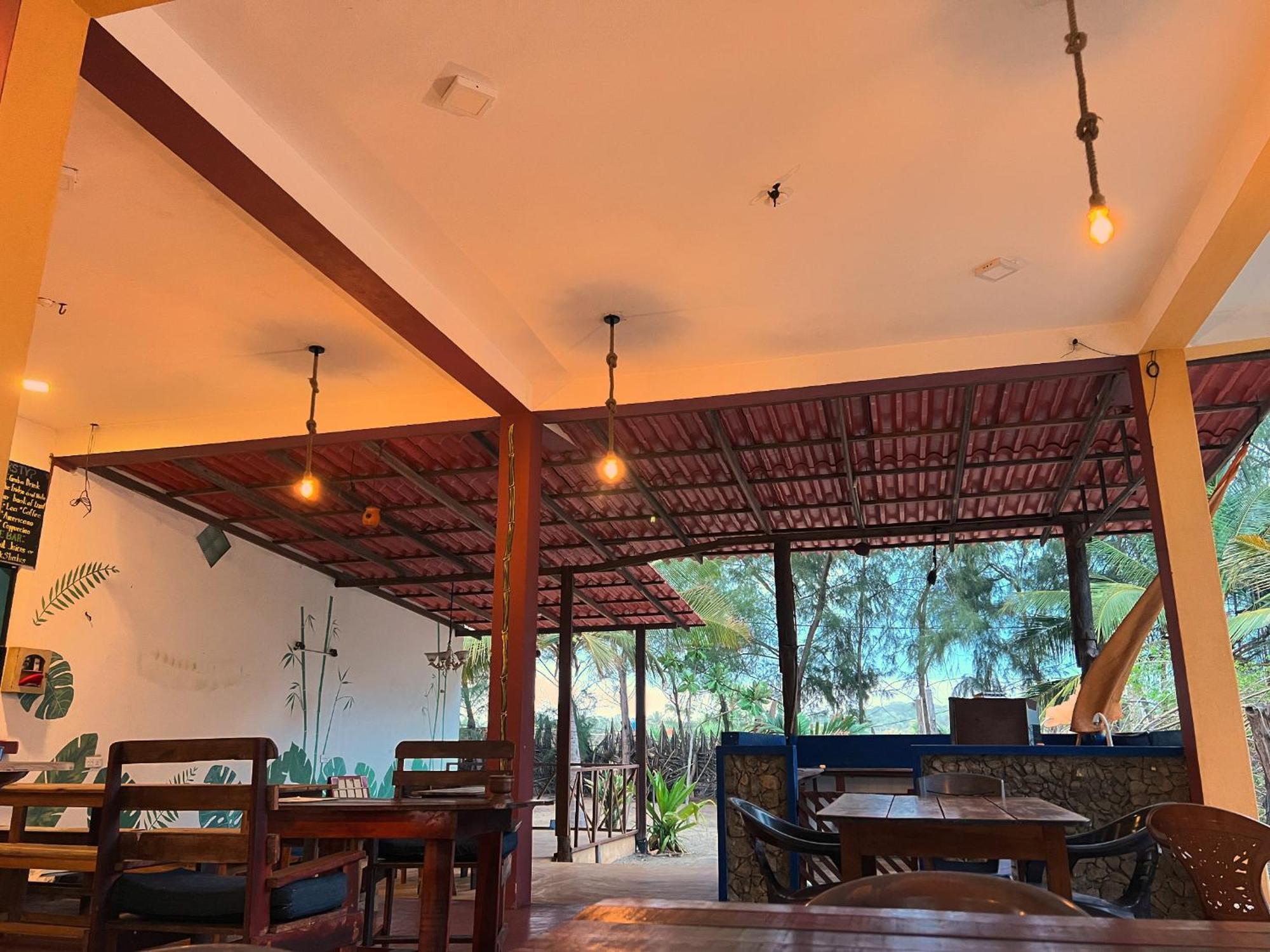 Sand Dune Beach Resort & Surf Camp Arugam Bay Exterior photo