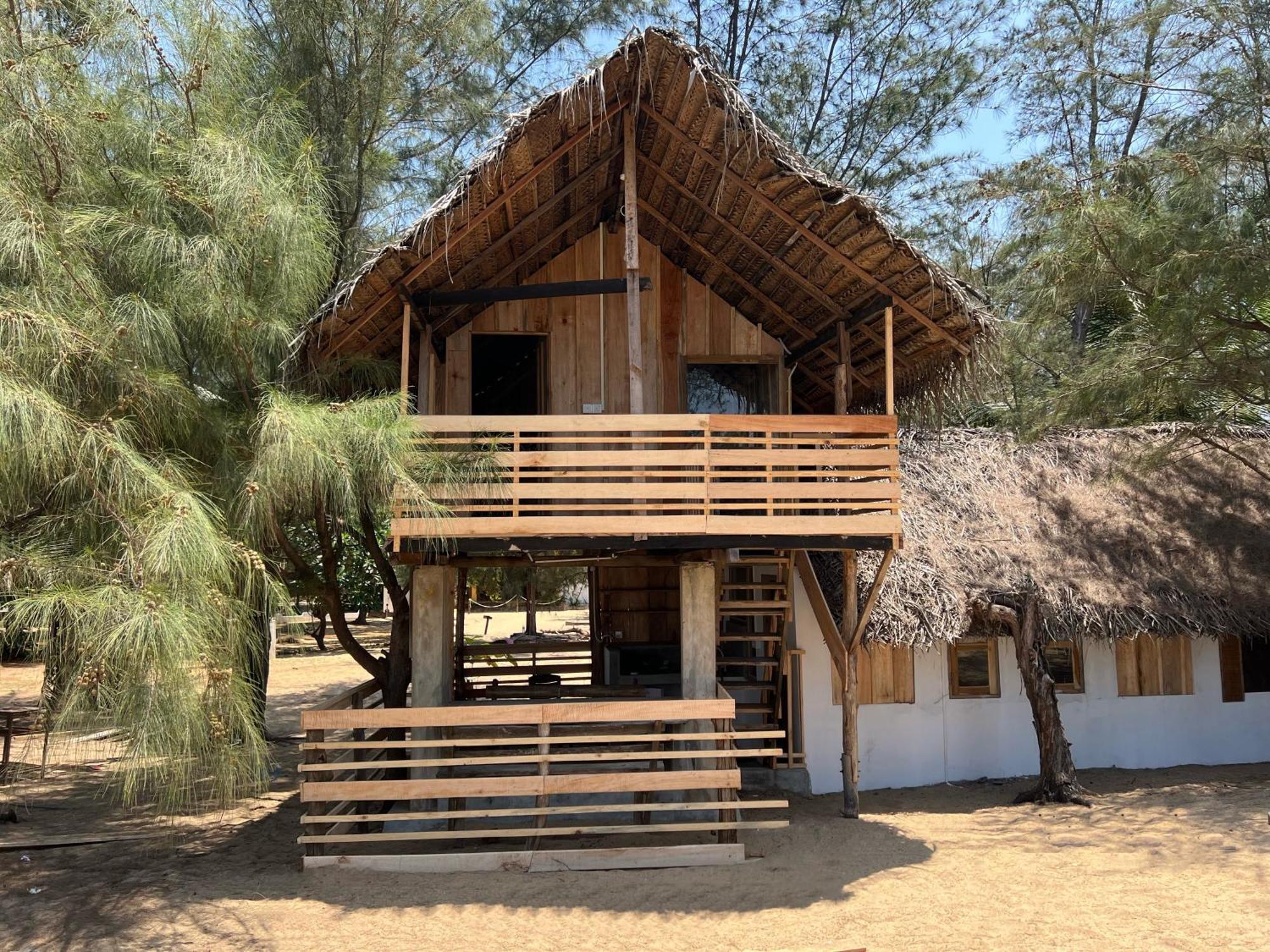 Sand Dune Beach Resort & Surf Camp Arugam Bay Exterior photo