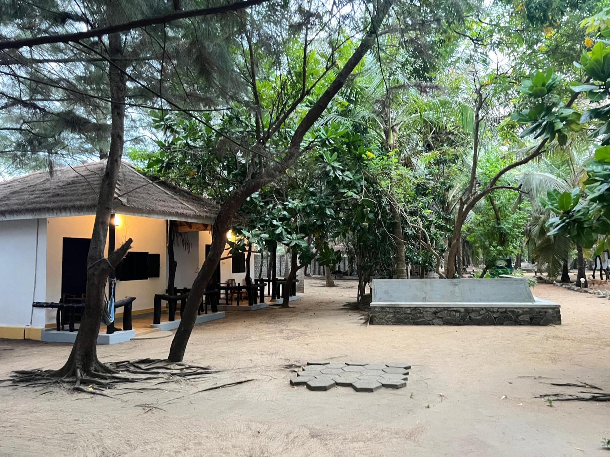 Sand Dune Beach Resort & Surf Camp Arugam Bay Exterior photo