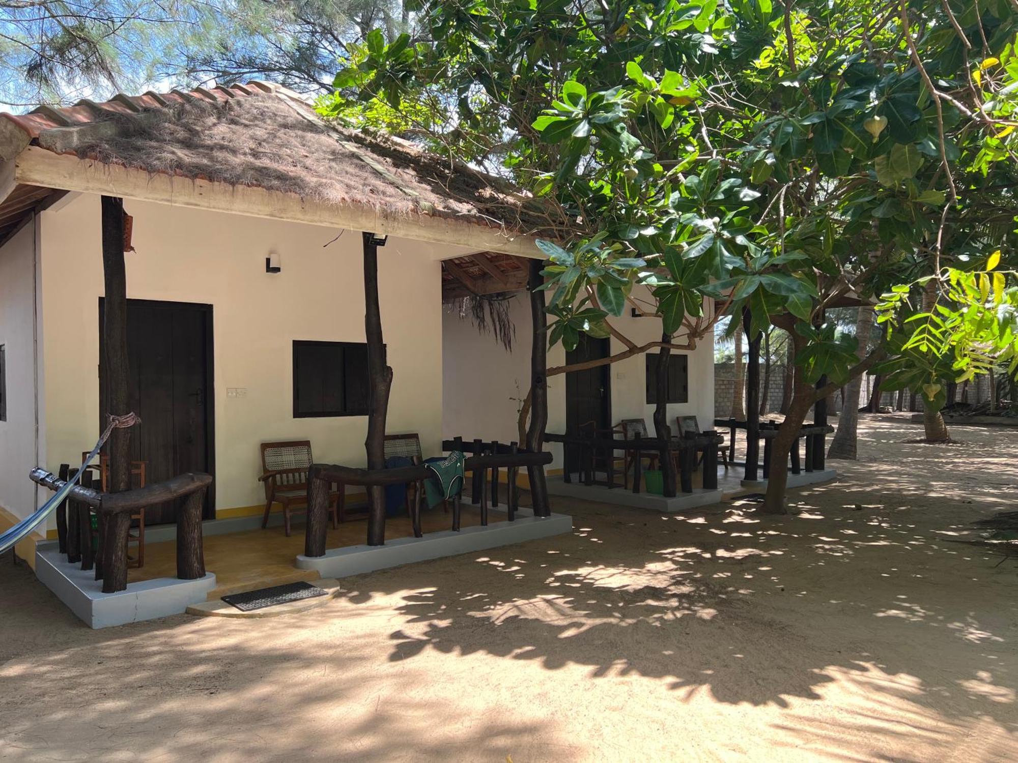 Sand Dune Beach Resort & Surf Camp Arugam Bay Exterior photo